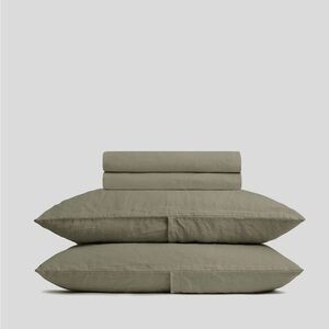 Parachute Linen Sheet Set size king in moss green